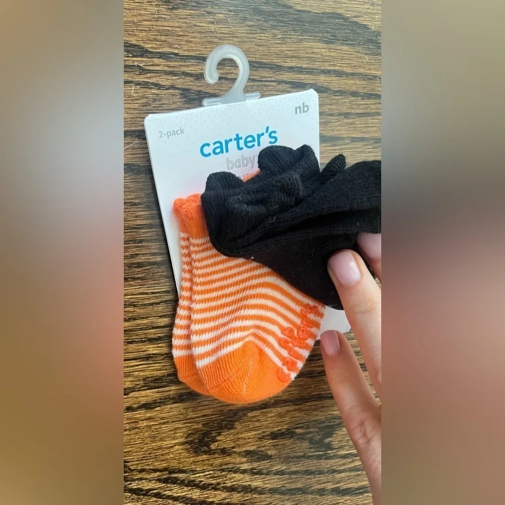 Carter’s socks newborn orange / black Halloween NWT